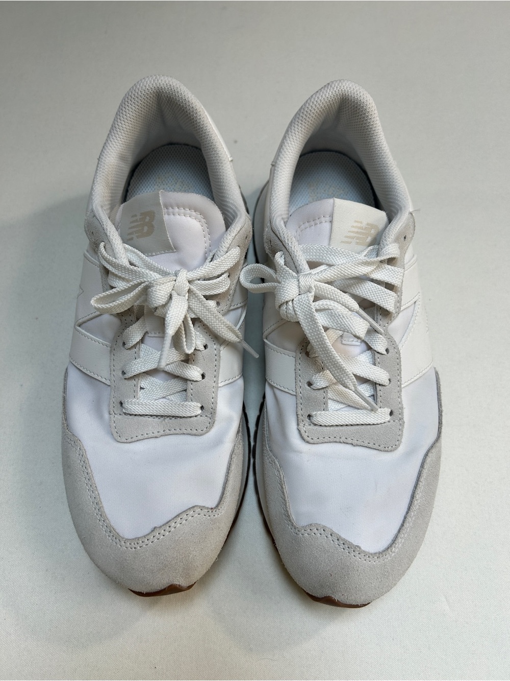New Balance Women's White and Light Gray Retro Runner Sneakers